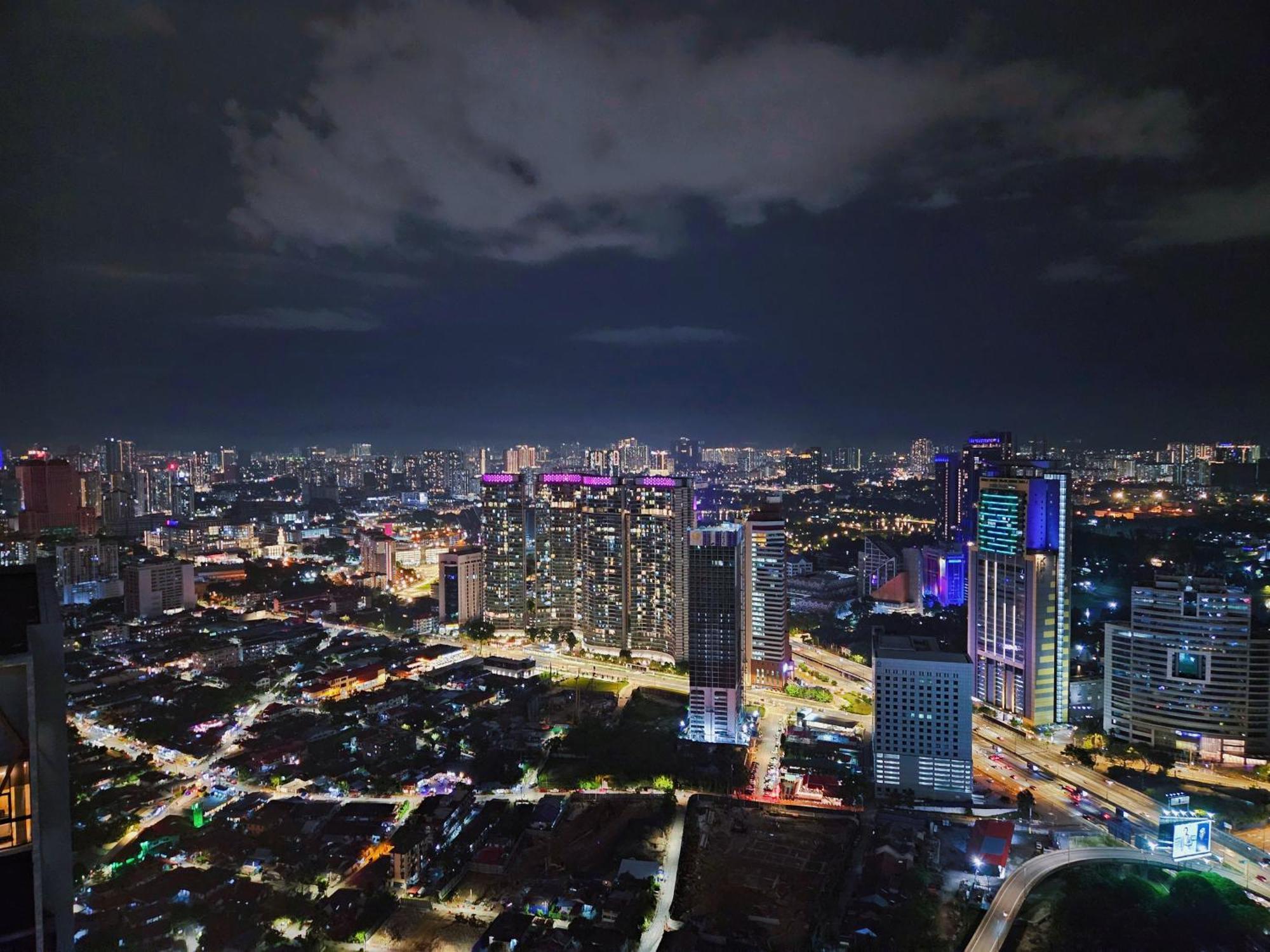 Royce Klcc Kuala Lumpur City Centre By Dormeo Destinations Exterior photo